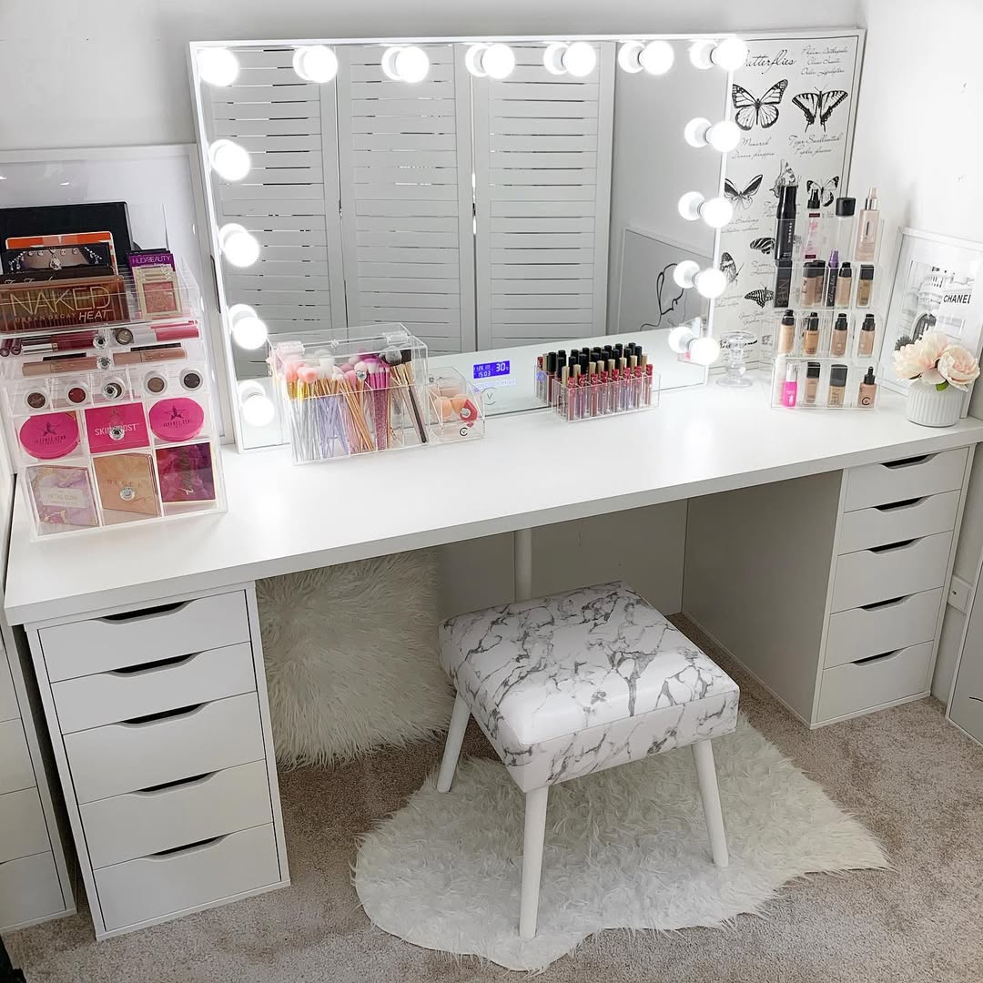 Practical Glam Beauty Station