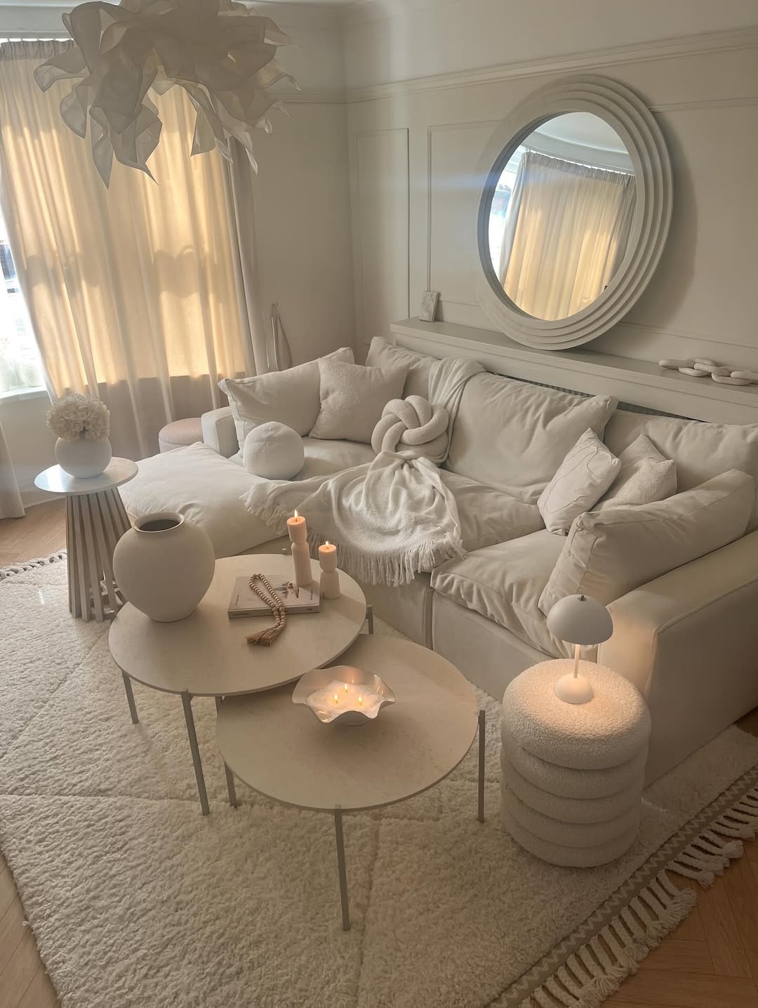 Soft Neutral Lounge