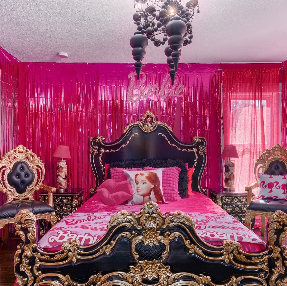 Barbiecore Royalty Suite