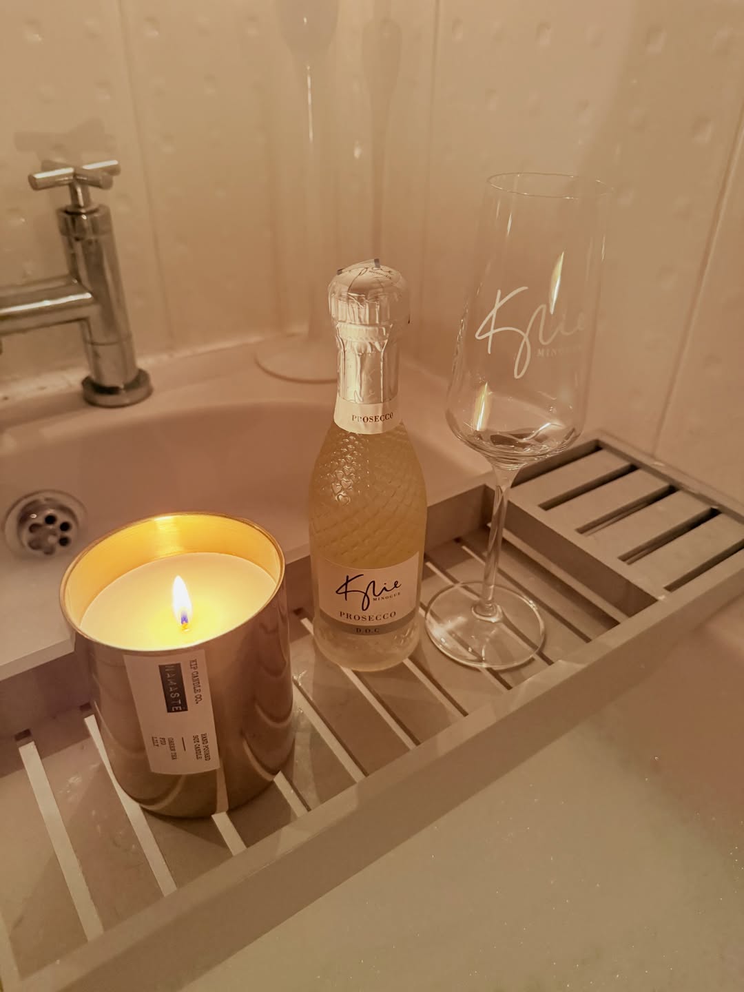 Bath Caddy Candlelight Pour