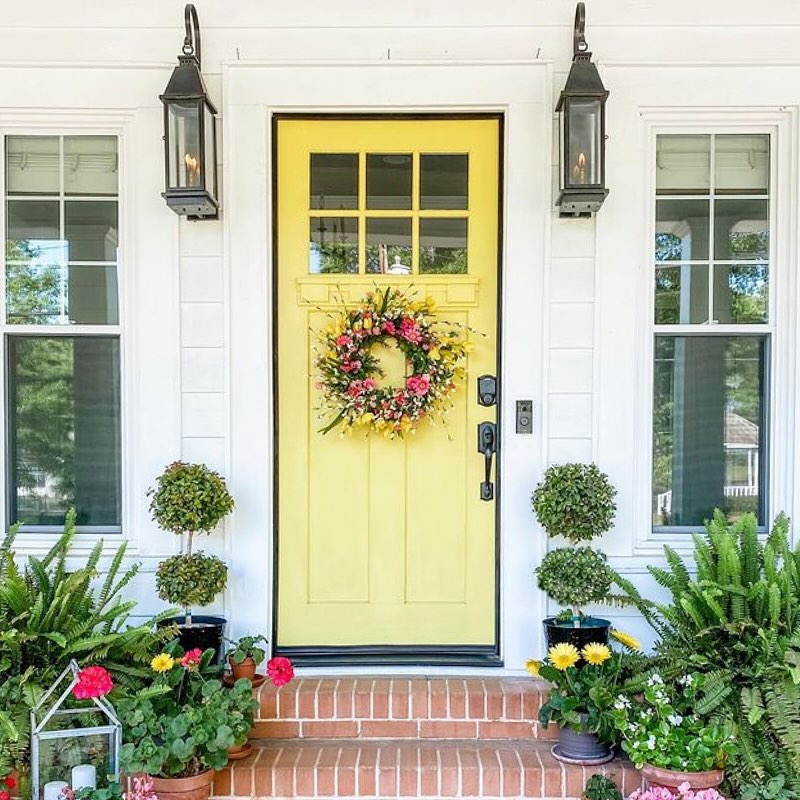 Sunny Yellow Welcome