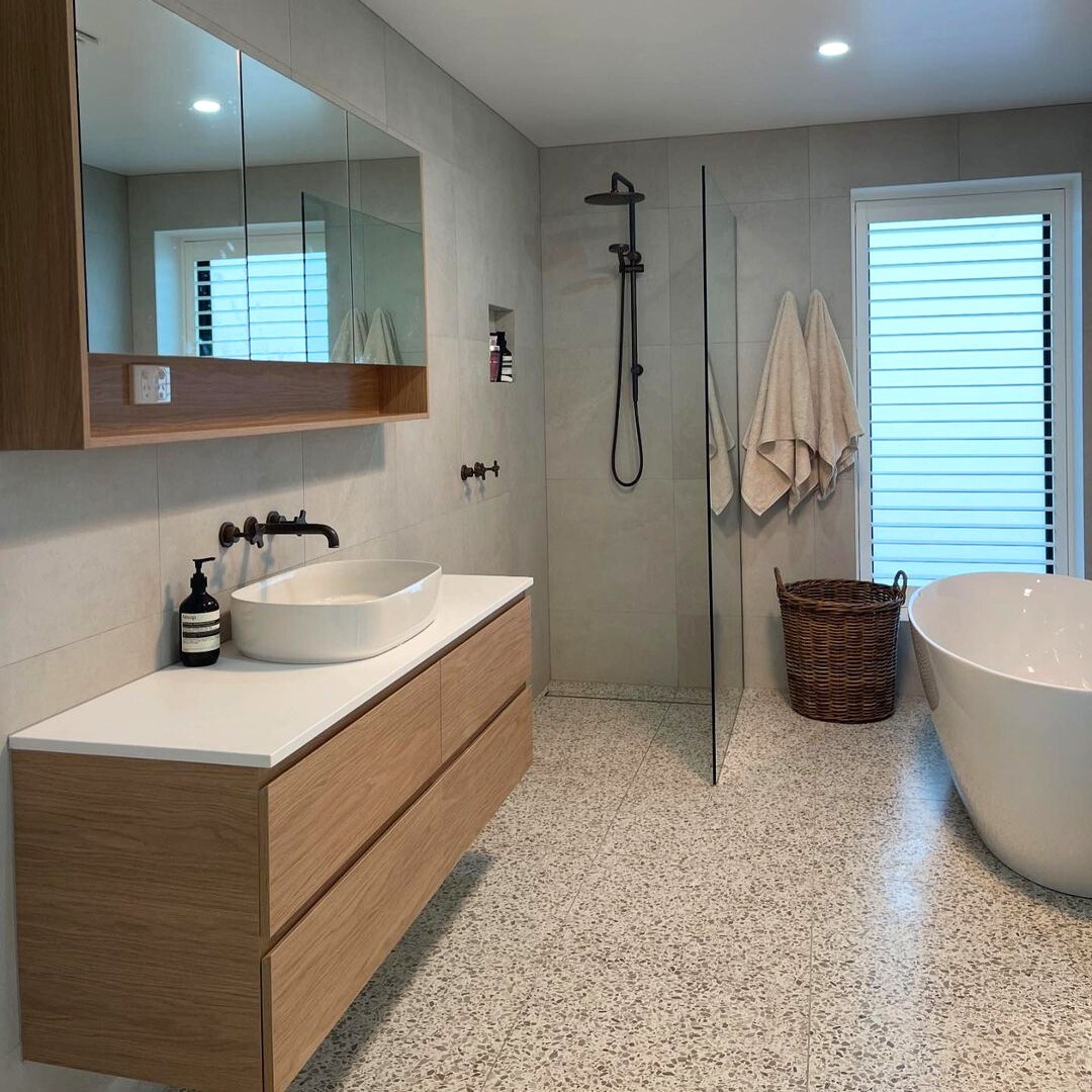 Clean Lines & Warm Wood