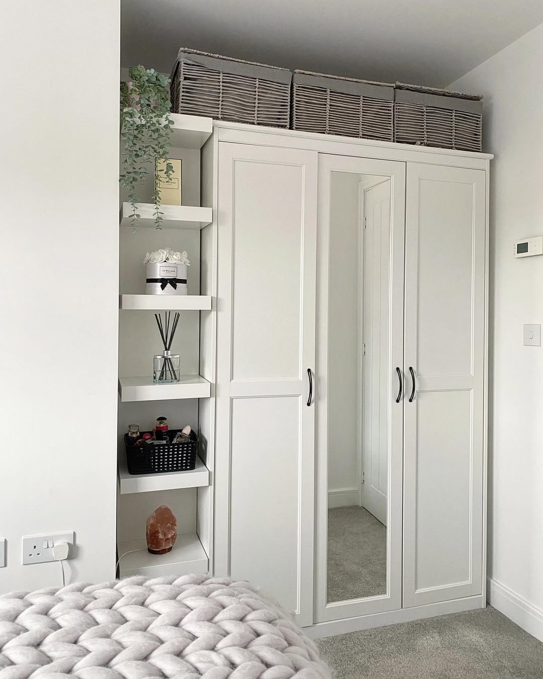 Compact & Clever