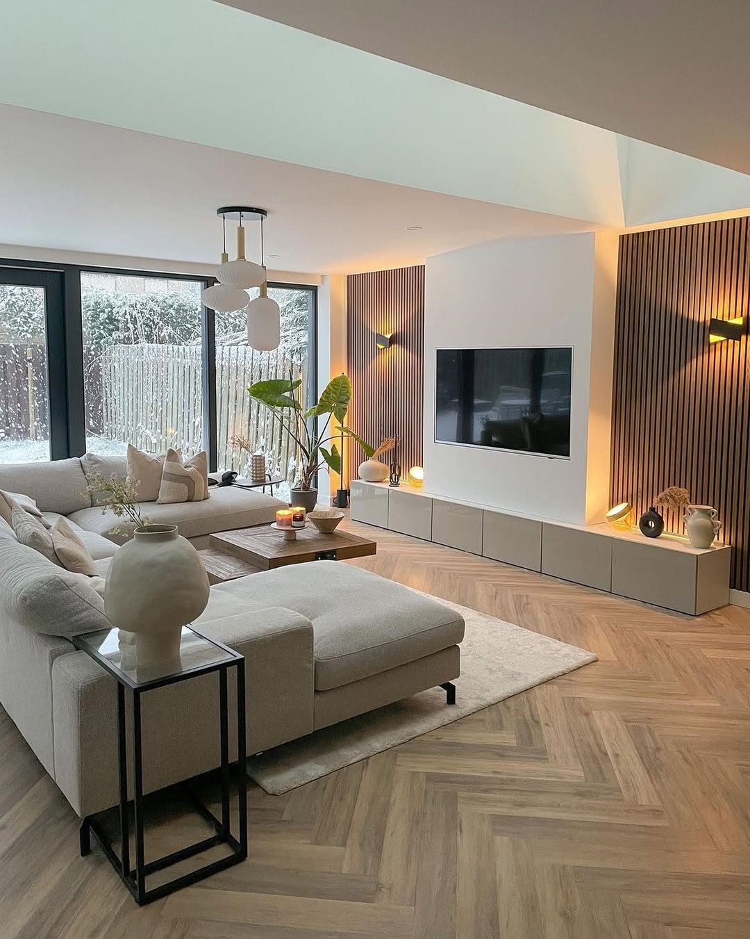 Contemporary & Curated
