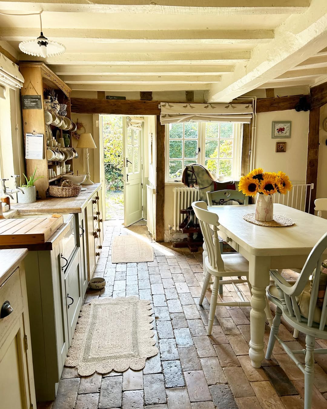 Cozy English Cottage Layers