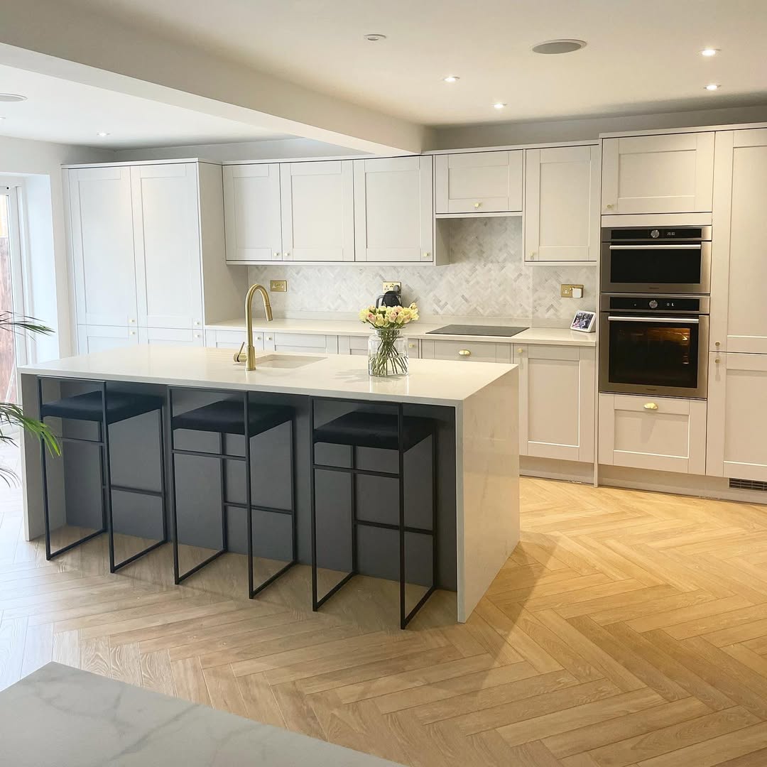 Minimal Cream Kitchen