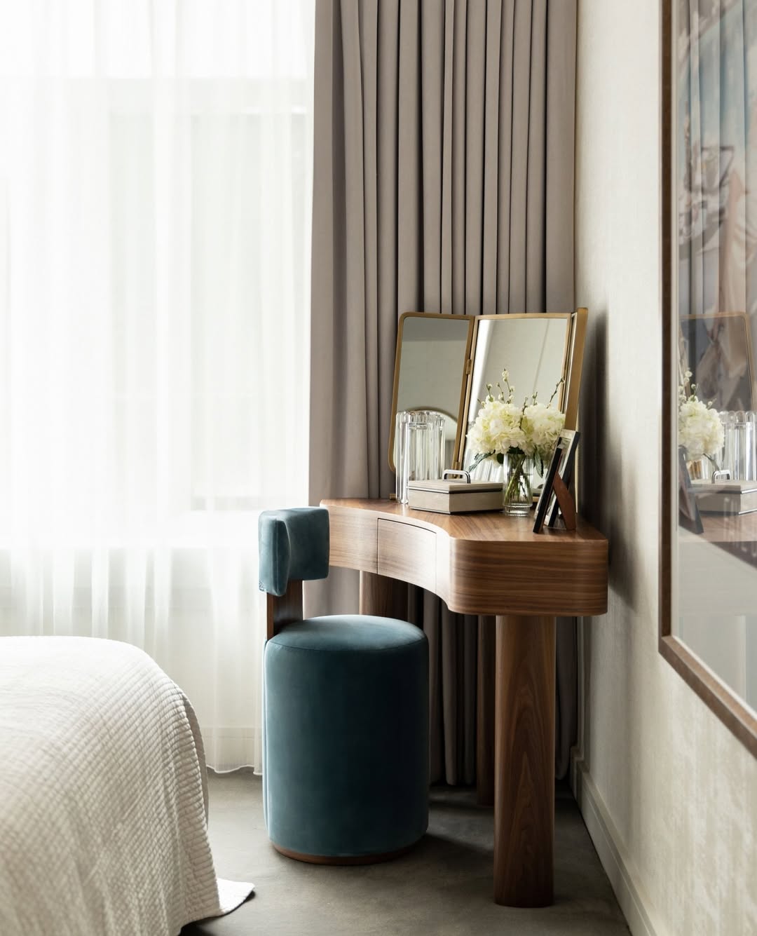 Curved Walnut Corner