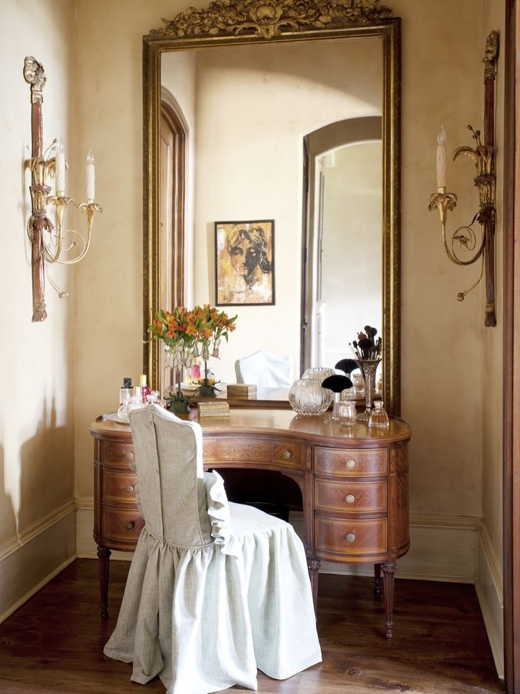 Vintage-Inspired Dressing Chair