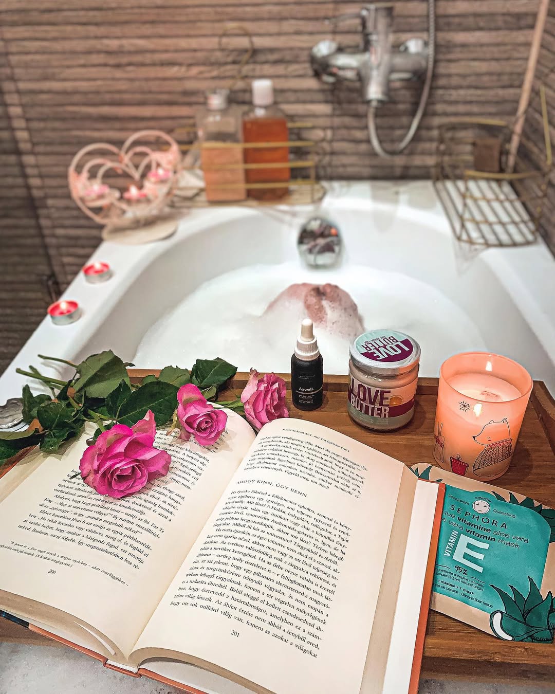 Bookshelf Bath Tray Glow