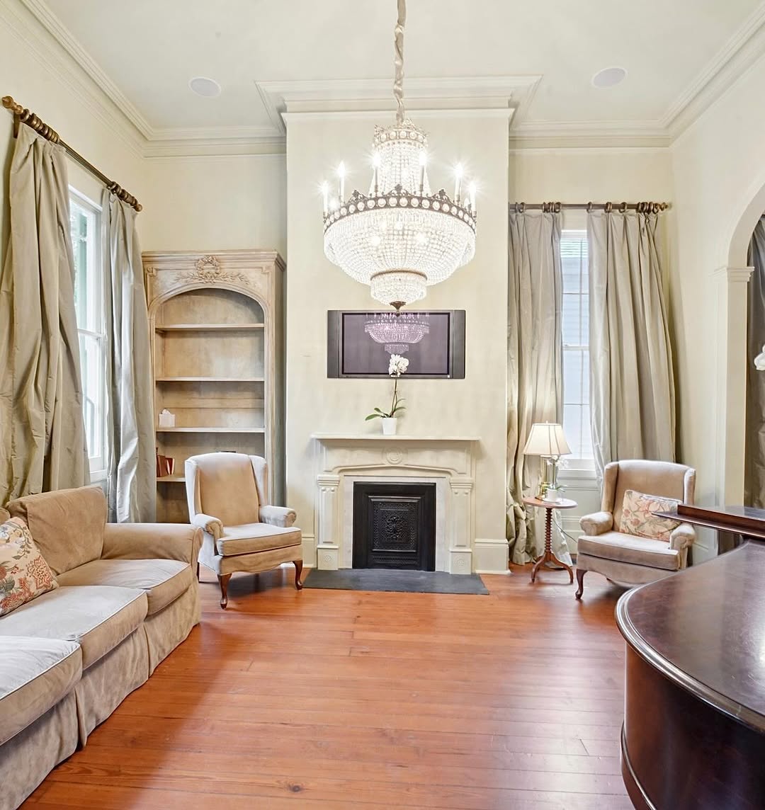 A Chandelier So Grand, Even Versailles Would Blush