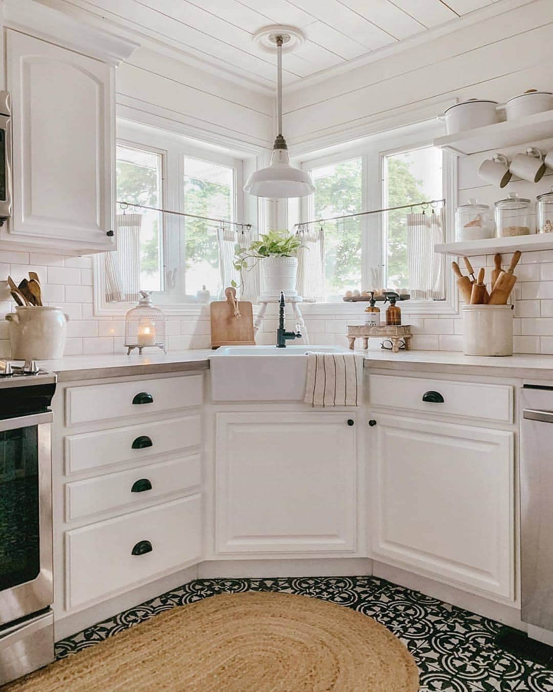 Bright Corner Kitchen
