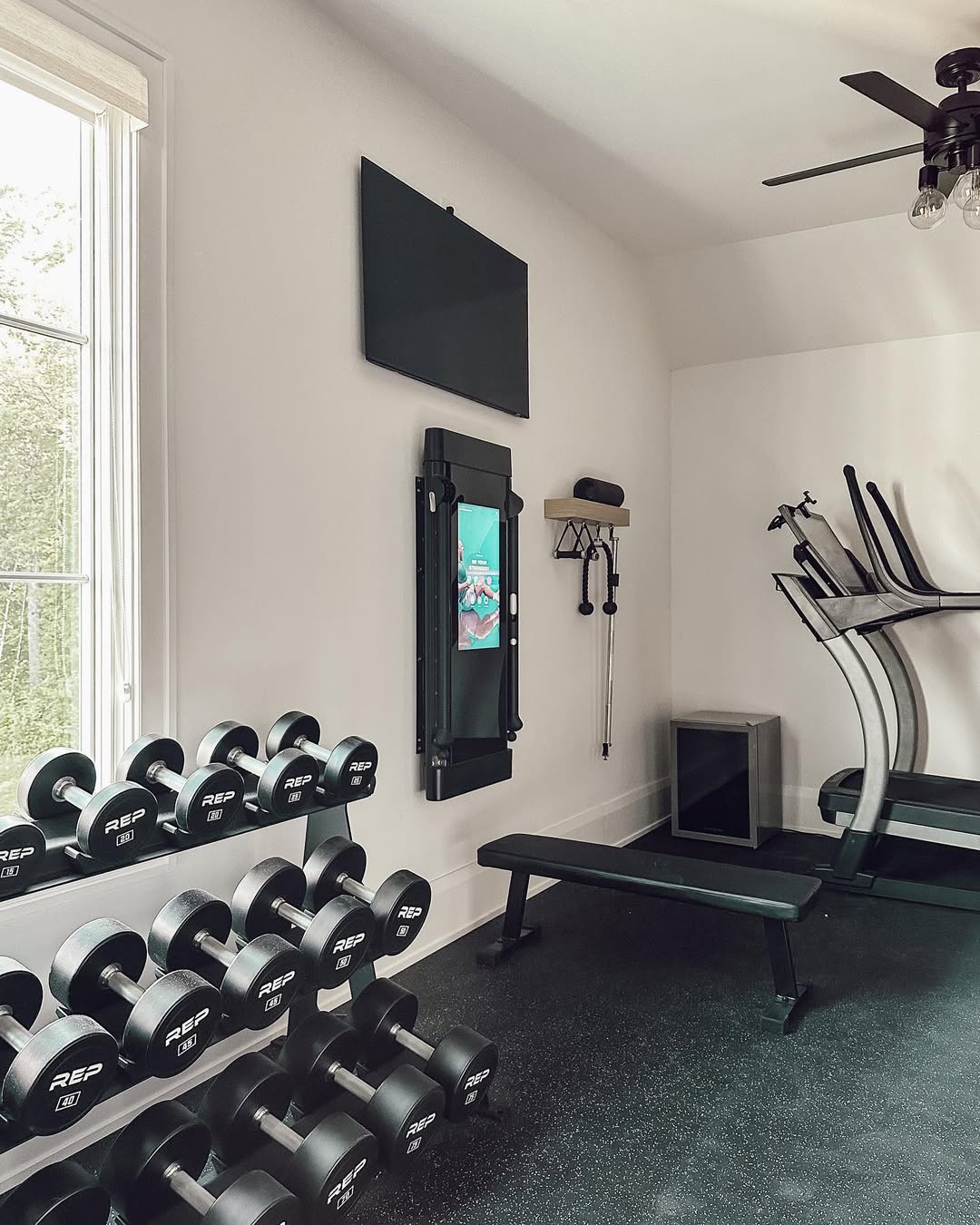 Modern Farmhouse, But Make It Fit