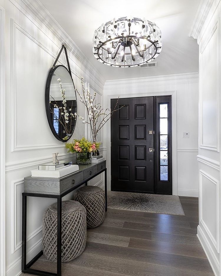 Chic and Sculptural in Monochrome