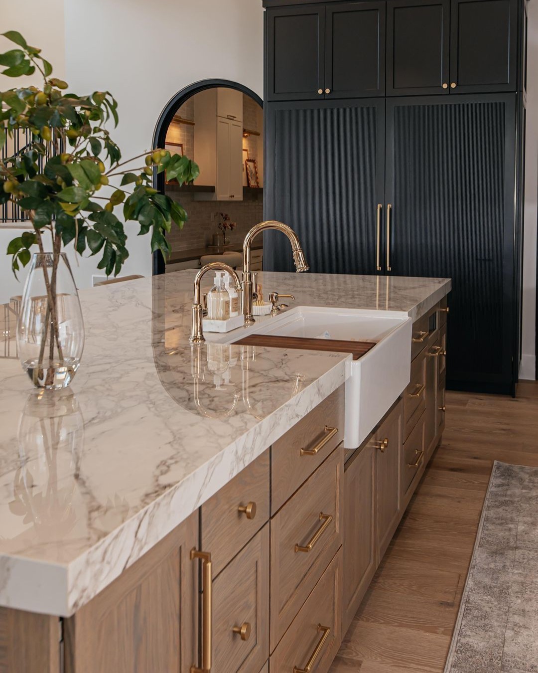 Marble Meets Moody Wood
