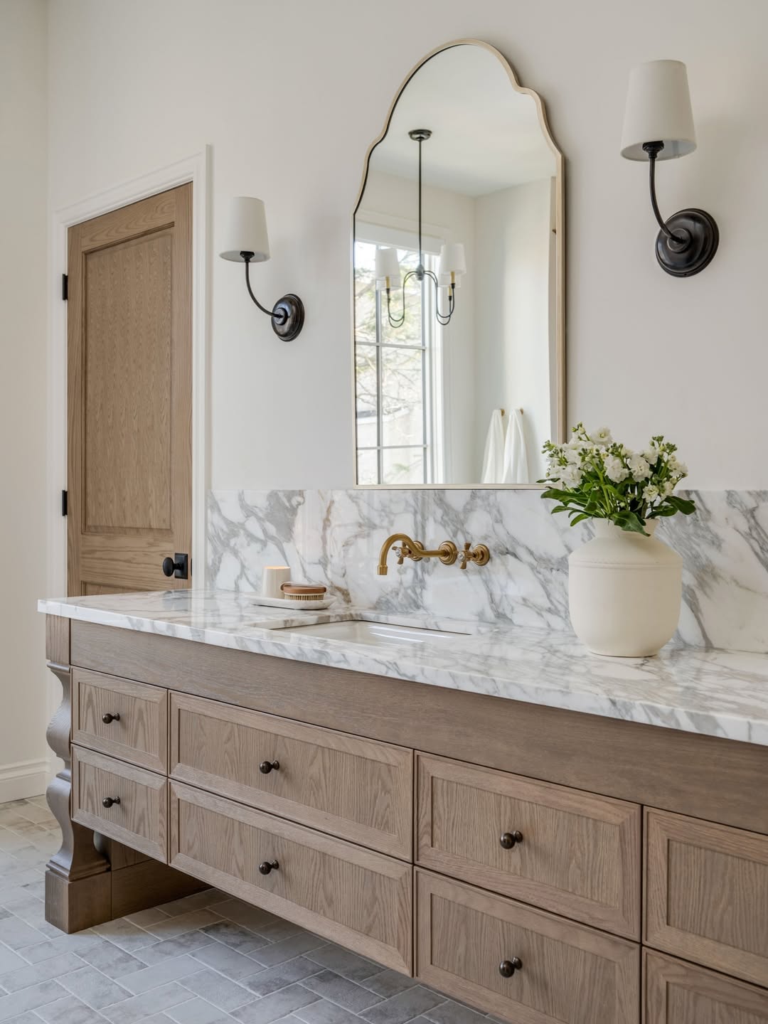 Curved Crown Mirror