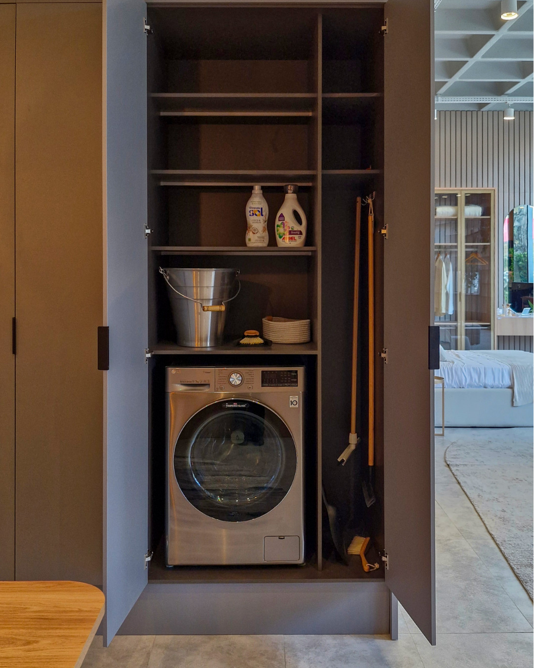 Modern Pantry Hybrid