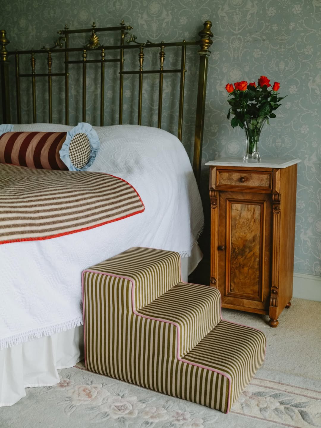 Classic Bedroom Pet Steps