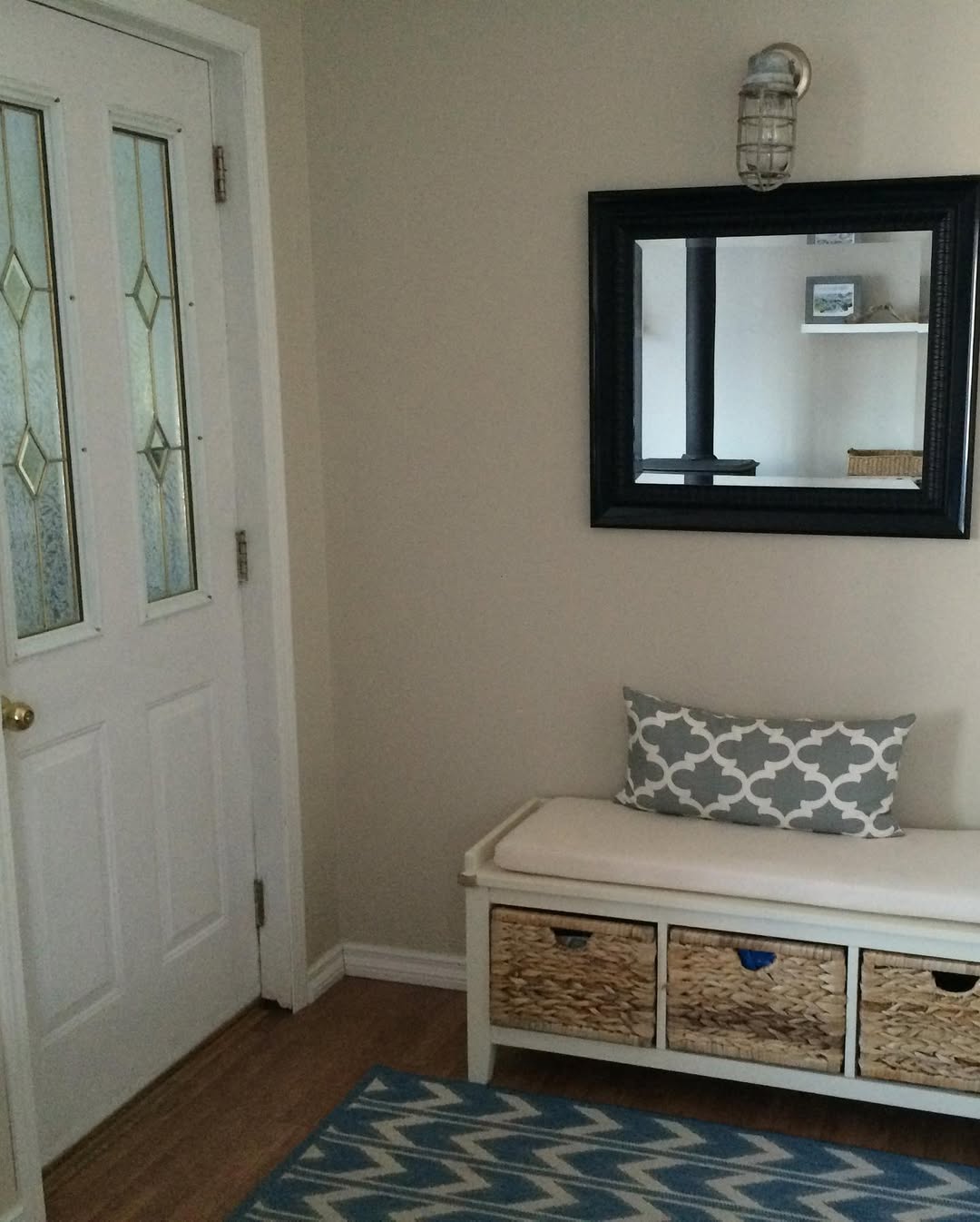 Coastal Simplicity with a Hint of Charm