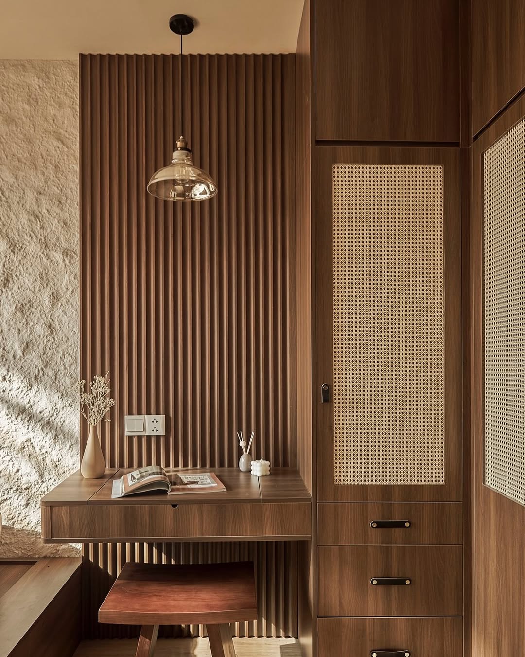 Warm Minimal Studio