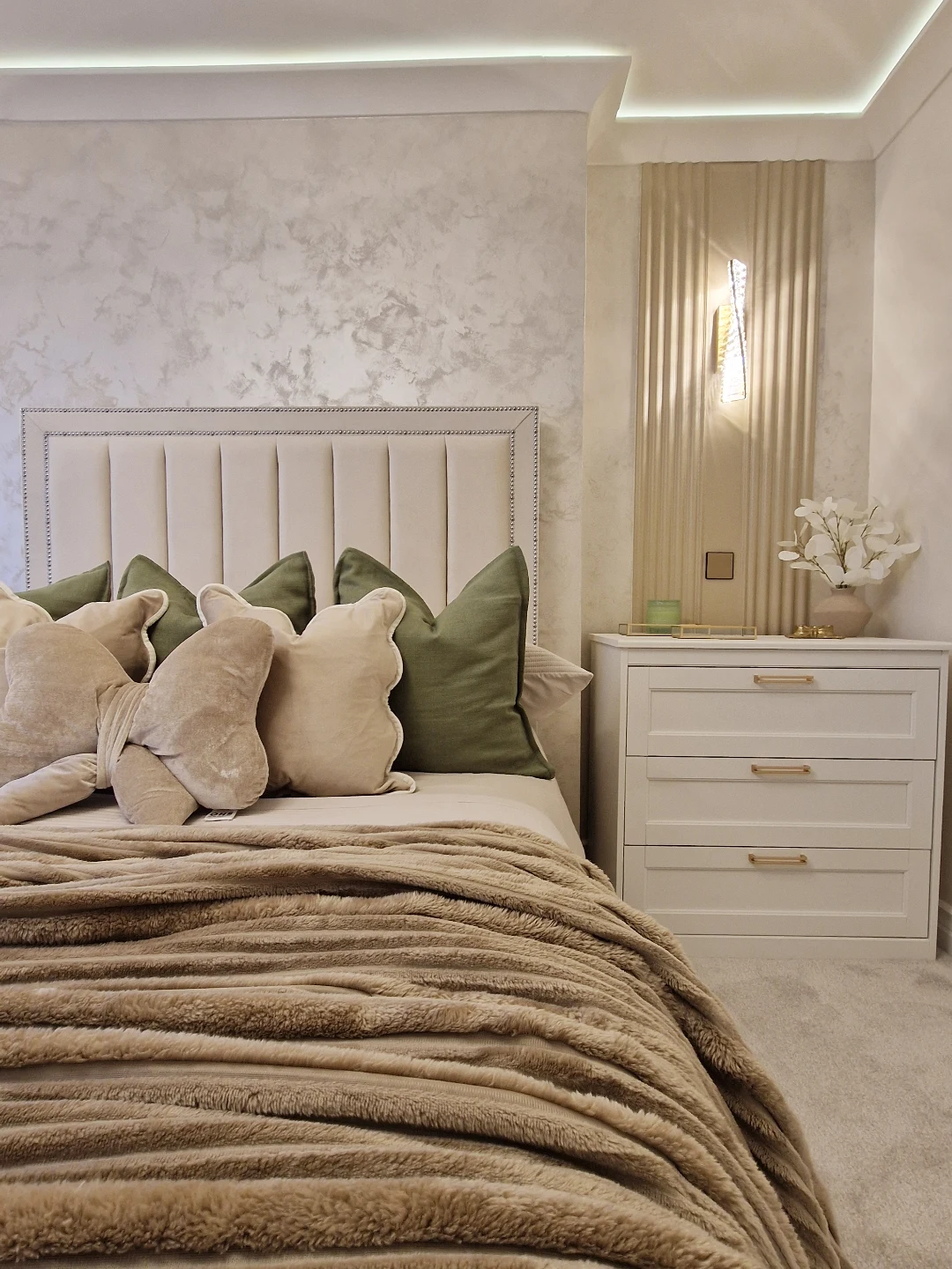 Warm Neutral Styling