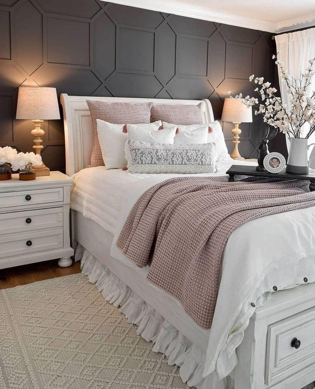 Textured Accent & Soft Neutrals