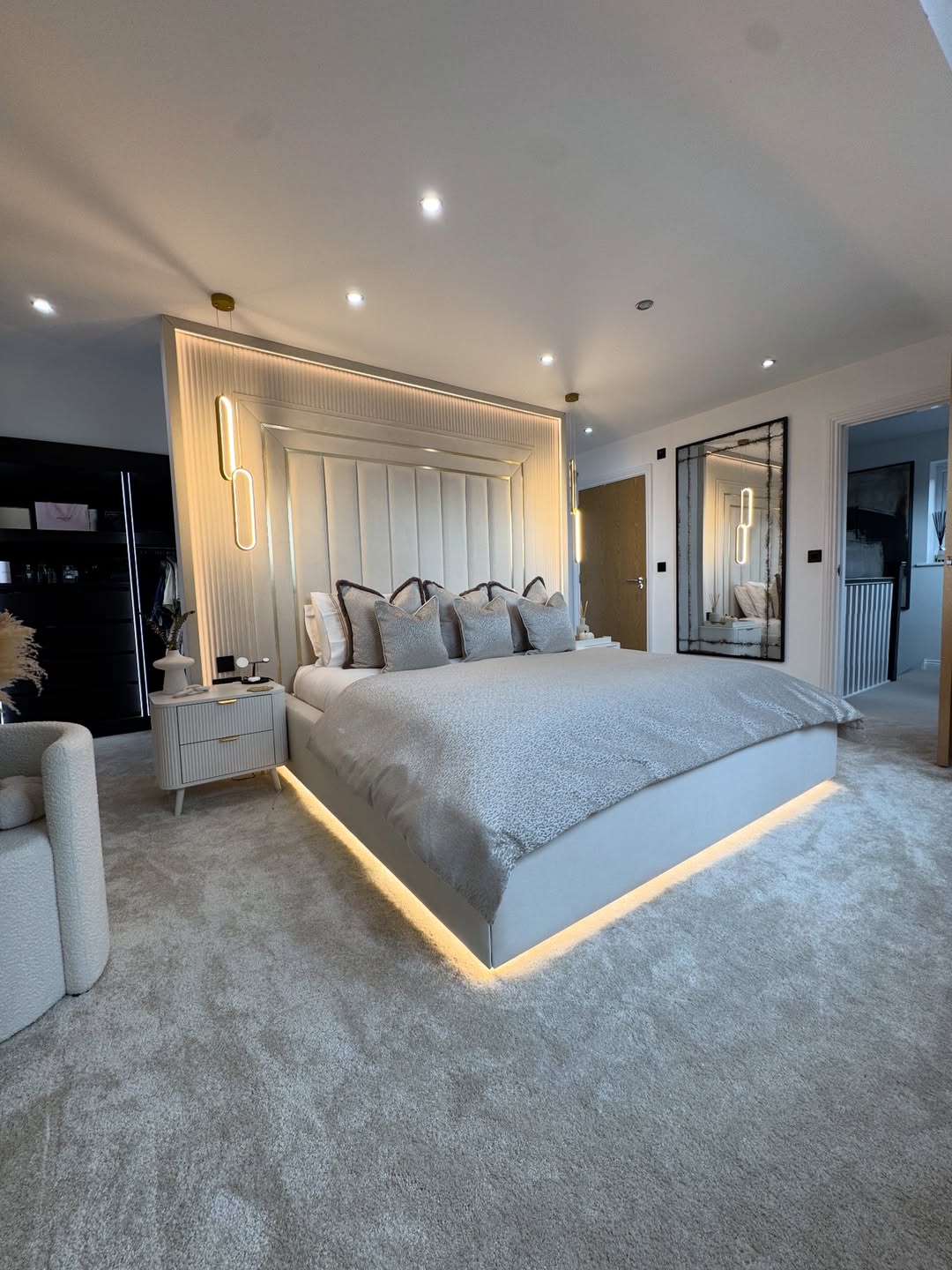 Luxe Glow Underfoot