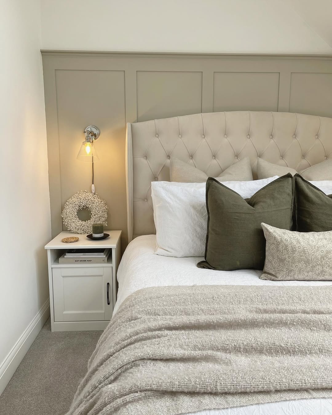Soft Tufted Elegance
