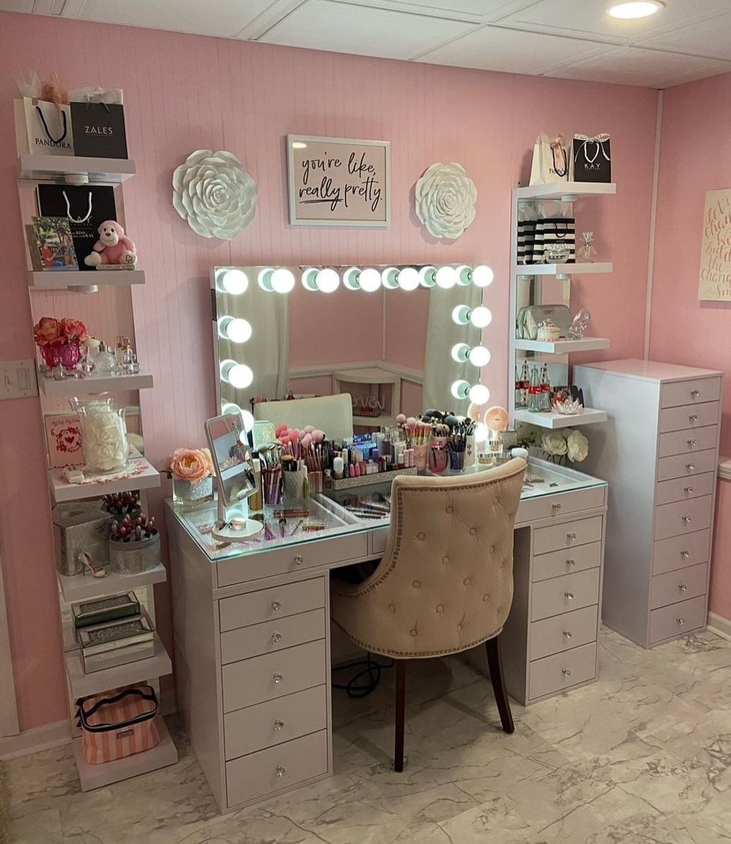 Full Glam Vanity Station