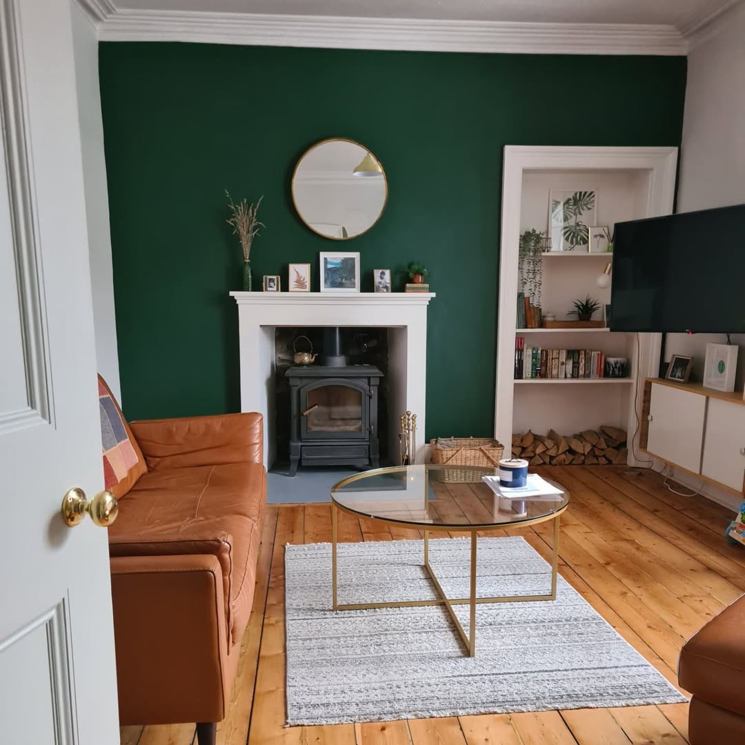 Deep Emerald & Warm Wood