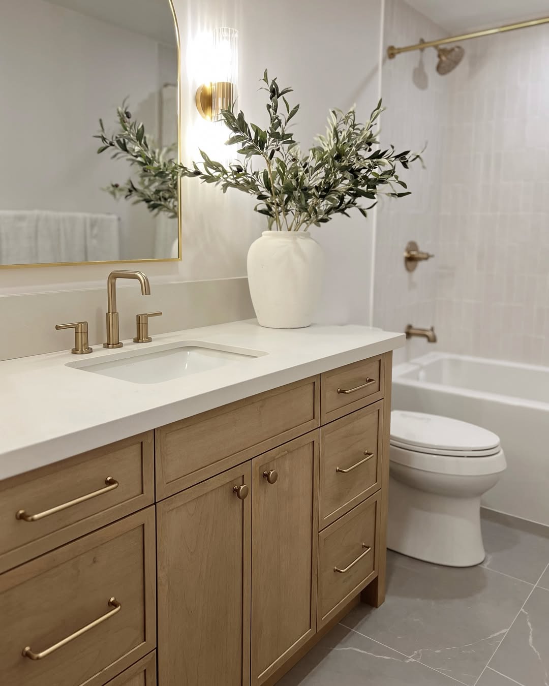 Warm Minimal with Natural Touch