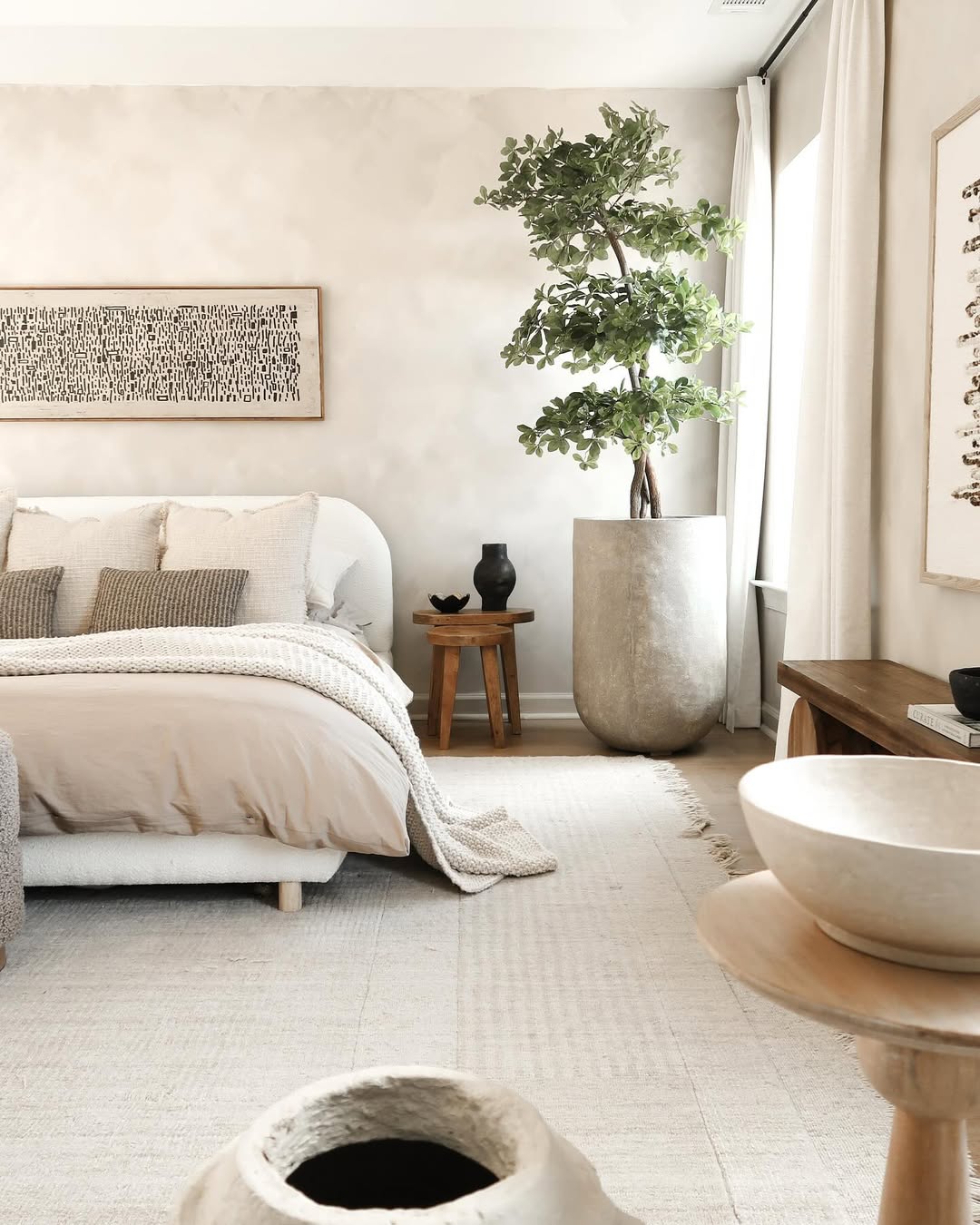 Sculpted Minimal Warmth