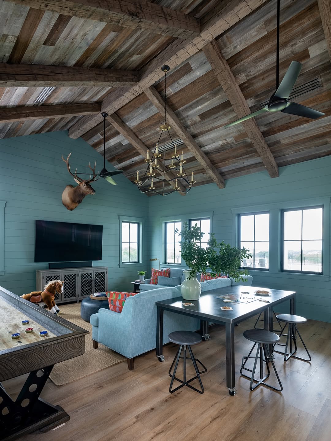 Sophisticated Western Lounge